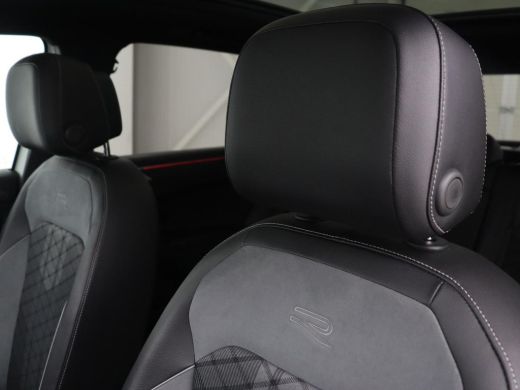 Volkswagen Tiguan 1.4 TSI eHybrid R-Line | Panoramadak | Trekhaak | Head-Up | Stoelverwarming | Adaptive cruise | C... ActivLease financial lease