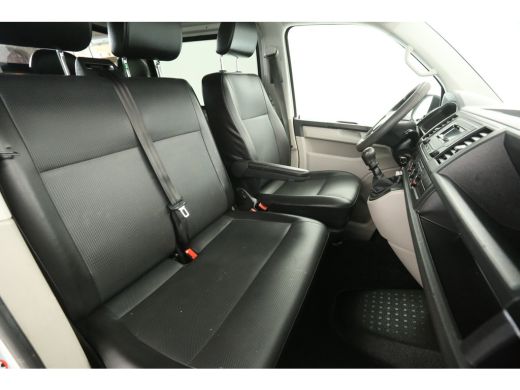 Volkswagen Transporter 2.0 TDI L2H1 | Euro6 | 140PK | DC | 6-Zits | Airco | Trekhaak | Elektrpakket ActivLease financial lease
