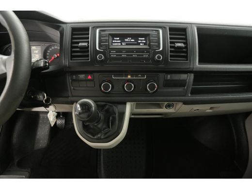 Volkswagen Transporter 2.0 TDI L2H1 | Euro6 | 140PK | DC | 6-Zits | Airco | Trekhaak | Elektrpakket ActivLease financial lease