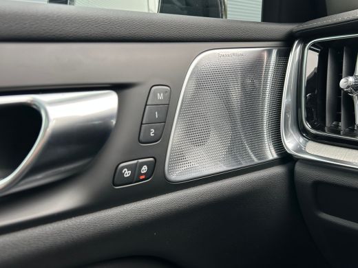 Volvo  V60 2.0 T8 Plug-in hybrid AWD Ultra Dark | Bowers & Wilkins| Massage stoelen | Gelammineerd Glas | HU... ActivLease financial lease