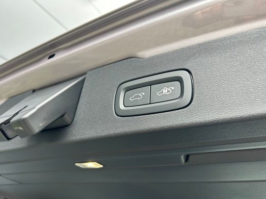 Volvo  V60 2.0 T8 Plug-in hybrid AWD Ultra Dark | Bowers & Wilkins| Massage stoelen | Gelammineerd Glas | HU... ActivLease financial lease