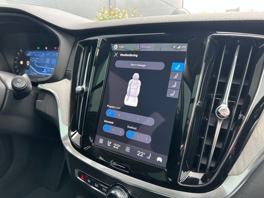 Volvo  V60 2.0 T8 Plug-in hybrid AWD Ultra Dark | Bowers & Wilkins| Massage stoelen | Gelammineerd Glas | HU... ActivLease financial lease