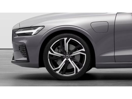 Volvo  V60 2.0 T8 Plug-in hybrid AWD Ultra Dark | Lounge Pack |  19" 5-triplespaaks Glossy Black Diamond Cut... ActivLease financial lease