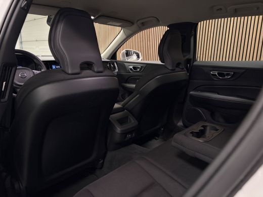 Volvo  V60 B3 Aut. Business Edition Stoel en Stuurwielverwarming | Parkeercamera | Parkeersensoren voor+acht... ActivLease financial lease