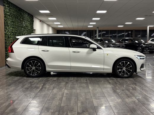 Volvo  V60 B3 Aut. Business Edition Stoel en Stuurwielverwarming | Parkeercamera | Parkeersensoren voor+acht... ActivLease financial lease
