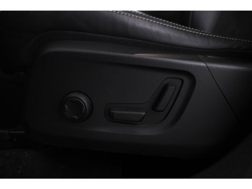 Volvo  XC40 1.5 T5 Twin Engine Inscription Full black, Panorama, Climate, ActivLease financial lease