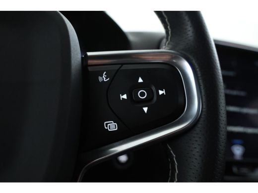 Volvo  XC40 1.5 T5 Twin Engine Inscription Full black, Panorama, Climate, ActivLease financial lease