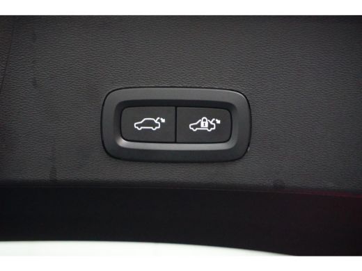 Volvo  XC40 Plus Bright Recharge Plug-In Hybrid 2WD | Harman en Kardon | Blis | Leder bekleding | Stoel + Stu... ActivLease financial lease