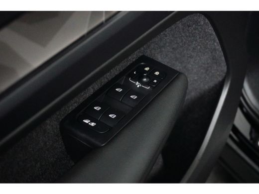Volvo  XC40 Plus Bright Recharge Plug-In Hybrid 2WD | Harman en Kardon | Blis | Leder bekleding | Stoel + Stu... ActivLease financial lease