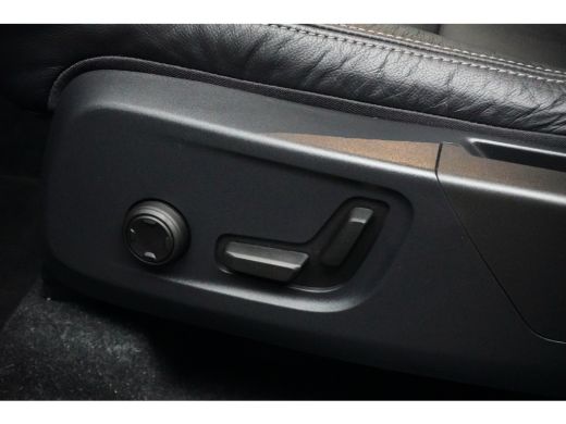 Volvo  XC40 Plus Bright Recharge Plug-In Hybrid 2WD | Harman en Kardon | Blis | Leder bekleding | Stoel + Stu... ActivLease financial lease