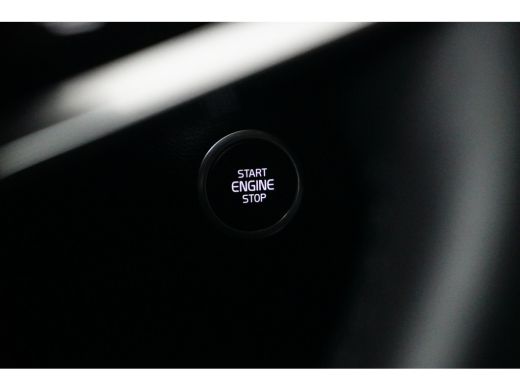 Volvo  XC40 Plus Bright Recharge Plug-In Hybrid 2WD | Harman en Kardon | Blis | Leder bekleding | Stoel + Stu... ActivLease financial lease