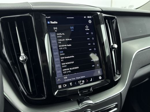 Volvo  XC60 2.0 T6 Plug-in hybrid AWD Plus Dark | PDC V+A en 360 camera | Trekhaak | Adaptive Cruiscontrol | ... ActivLease financial lease