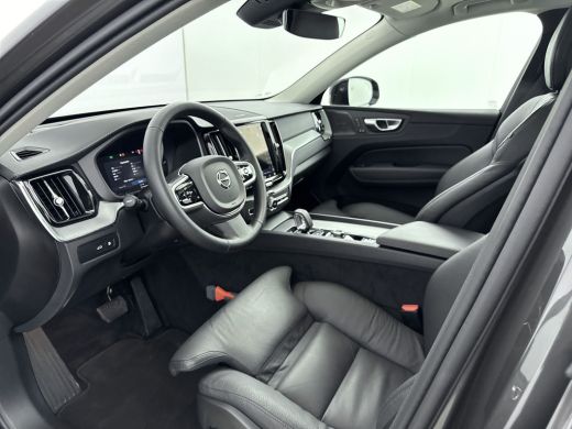 Volvo  XC60 2.0 T6 Plug-in hybrid AWD Ultra Dark | Trekhaak | PDC V+A en 360 camera | BLIS | Panoramadak | St... ActivLease financial lease