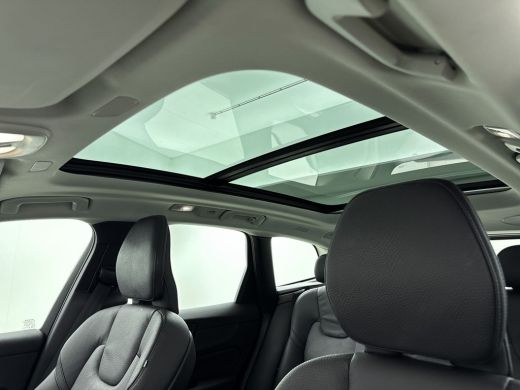 Volvo  XC60 2.0 T6 Plug-in hybrid AWD Ultra Dark | Trekhaak | PDC V+A en 360 camera | BLIS | Panoramadak | St... ActivLease financial lease