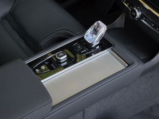 Volvo  XC90 2.0 T8 Plug-in hybrid AWD Ultra Black Edition Executive | Extra getint glas achter | Gelamineerde... ActivLease financial lease