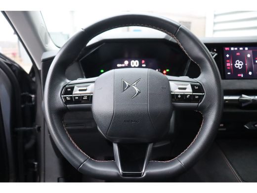 DS DS 4 1.2 PURETECH 130PK PERFORMANCE LINE AUTOMAAT / NAVI / LEDER / CLIMA / FULL-LED / PDC / 19" LMV / ... ActivLease financial lease