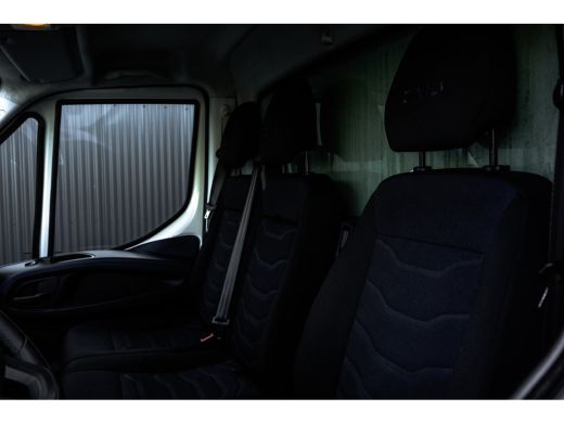 Iveco Daily 35C16 | Bakwagen met Laadklep | Automaat | Climatic | Cruise ActivLease financial lease