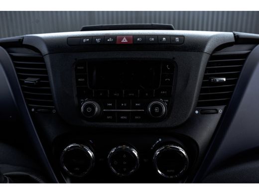 Iveco Daily 35C16 | Bakwagen met Laadklep | Automaat | Climatic | Cruise ActivLease financial lease