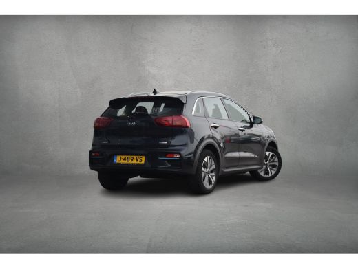 Kia e-Niro DynamicLine 64 kWh | Half Leer | Stuur- en Stoelverw. | Camera ActivLease financial lease