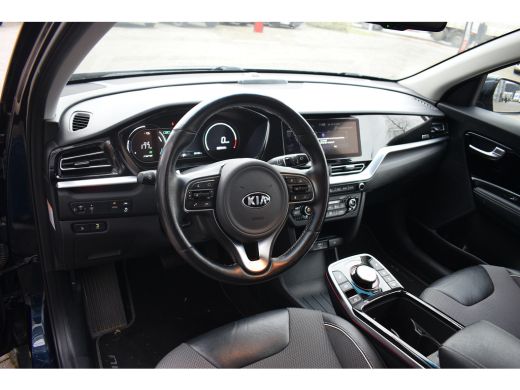 Kia e-Niro DynamicLine 64 kWh | Half Leer | Stuur- en Stoelverw. | Camera ActivLease financial lease