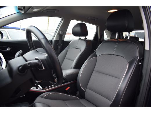 Kia e-Niro DynamicLine 64 kWh | Half Leer | Stuur- en Stoelverw. | Camera ActivLease financial lease