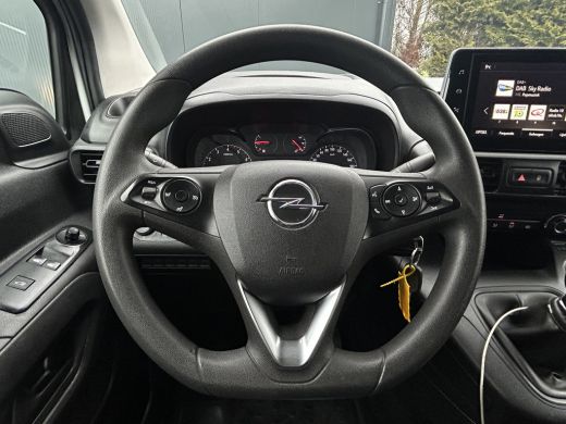 Opel Combo 1.5D 102 PK / 1e EIG. / L2H1 / GLOBELYST INRICHTING / AIRCO / CRUISE / NAVI / APPLE CARPLAY ActivLease financial lease