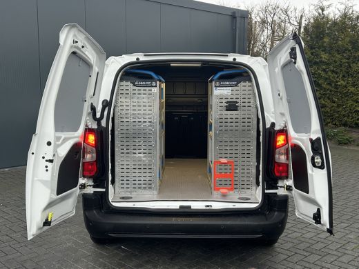 Opel Combo 1.5D 102 PK / 1e EIG. / L2H1 / GLOBELYST INRICHTING / AIRCO / CRUISE / NAVI / APPLE CARPLAY ActivLease financial lease