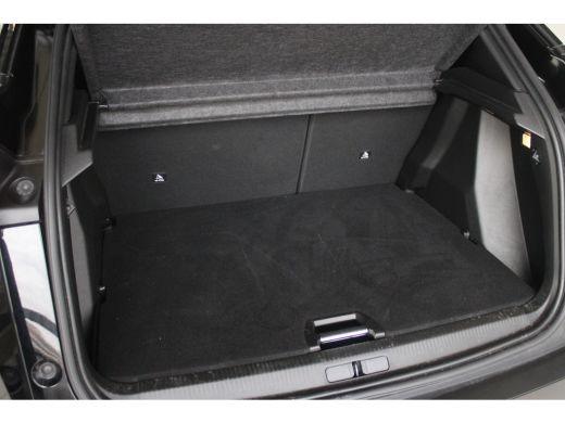 Peugeot 2008 1.2 Turbo 130-PK GT | Achteruitrijcamera | Actieve noodgeval assistent | Airco (automatisch) ActivLease financial lease