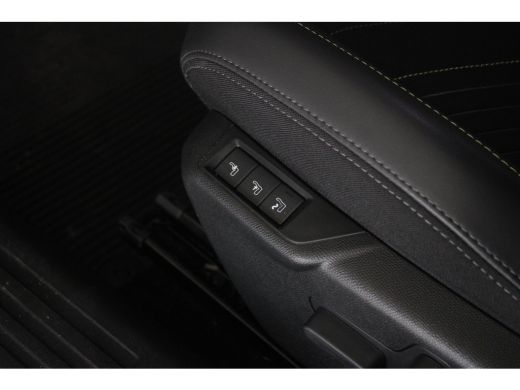 Peugeot 2008 1.2 Turbo 130-PK GT | Achteruitrijcamera | Actieve noodgeval assistent | Airco (automatisch) ActivLease financial lease