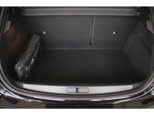 Peugeot 208 1.2 Hybrid 145 e-DCS6 GT | ADAPTIVE CRUISE | CAMERA V+A | DRAADLOZE CARPLAY | KEYLESS | NL-AUTO | ActivLease financial lease