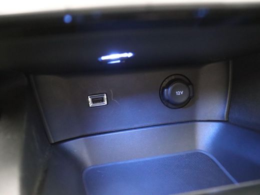 Peugeot 3008 1.6 HYbrid4 GT Pack Business 300PK Aut. SOH 100%, Pano-Schuifdak, Keyless, Stoelverwarming, Achte... ActivLease financial lease