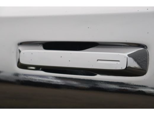 Polestar 2 LONG RANGE SINGLE MOTOR 78KWH / NAVI / CLIMA / FULL-LED / 19" LMV / KEYLESS / ADAPT. CRUISECONTRO... ActivLease financial lease