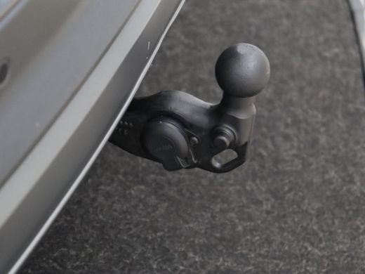 Skoda Enyaq iV 80 | Warmtepomp | Trekhaak | Matrix LED | Adaptive cruise | Keyless | Camera | Half leder | Stuur... ActivLease financial lease