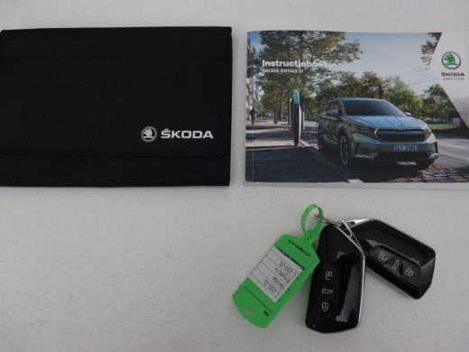 Skoda Enyaq iV 80 | Warmtepomp | Trekhaak | Matrix LED | Adaptive cruise | Keyless | Camera | Half leder | Stuur... ActivLease financial lease
