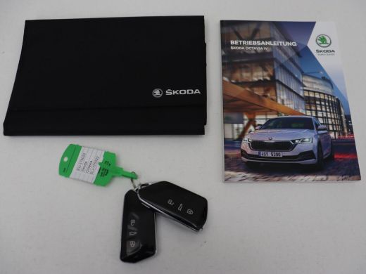 Skoda Octavia 1.4 TSI iV PHEV Business Edition | Head-Up | Stoelverwarming | Adaptive cruise | Camera | Carplay... ActivLease financial lease