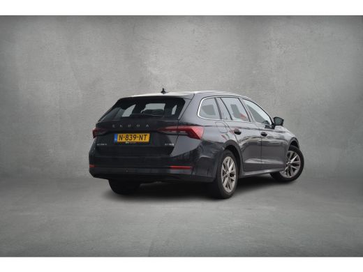 Skoda Octavia Combi 1.0 e-TSI Business Edition | Apple CarPlay | Stoelverw. | Camera | Sportstoelen ActivLease financial lease