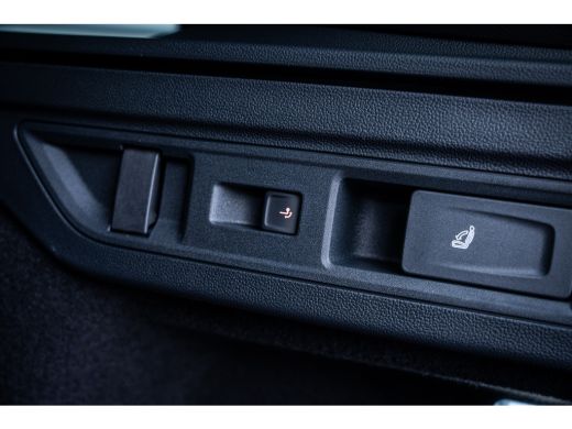 Skoda Superb Combi Sportline Business | Achteruitrijcamera | Climatronic, elektronische airconditioning met 3 ... ActivLease financial lease