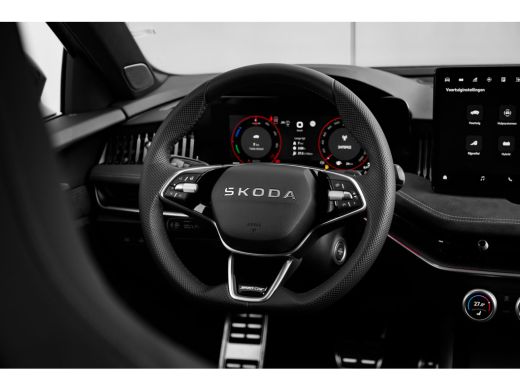 Skoda Superb Combi Sportline Business | Achteruitrijcamera | Climatronic, elektronische airconditioning met 3 ... ActivLease financial lease