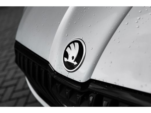 Skoda Superb Combi Sportline Business | Achteruitrijcamera | Climatronic, elektronische airconditioning met 3 ... ActivLease financial lease