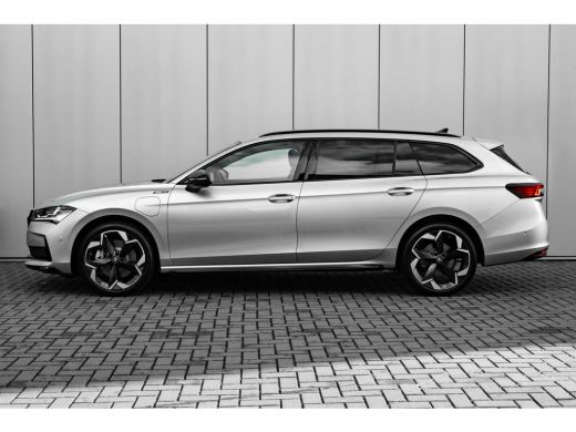 Skoda Superb Combi Sportline Business | Achteruitrijcamera | Climatronic, elektronische airconditioning met 3 ... ActivLease financial lease