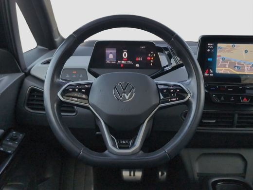 Volkswagen ID.3 First Max 58 kWh | Trekhaak | Panoramadak | Adap. Cruise | Navigatie | Elek Stoelen ActivLease financial lease