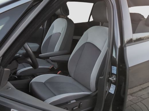 Volkswagen ID.3 First Max 58 kWh | Trekhaak | Panoramadak | Adap. Cruise | Navigatie | Elek Stoelen ActivLease financial lease