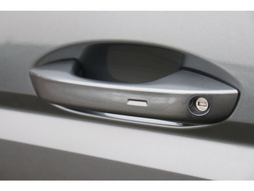 Volkswagen Multivan 1.4 e-HYBRID 217PK L2 7-ZITS BULLI EDITION / NAVI / CLIMA / FULL-LED / PDC / 18" LMV / KEYLESS / ... ActivLease financial lease