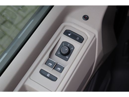 Volkswagen Multivan 1.4 e-HYBRID 217PK L2 7-ZITS BULLI EDITION / NAVI / CLIMA / FULL-LED / PDC / 18" LMV / KEYLESS / ... ActivLease financial lease