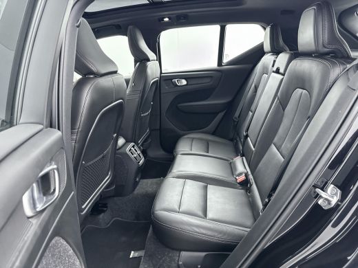 Volvo  XC40 Recharge P8 AWD R-Design | 20" | Leder | Panoramadak | Harman Kardon | 360 Camera | Elektr. verst... ActivLease financial lease