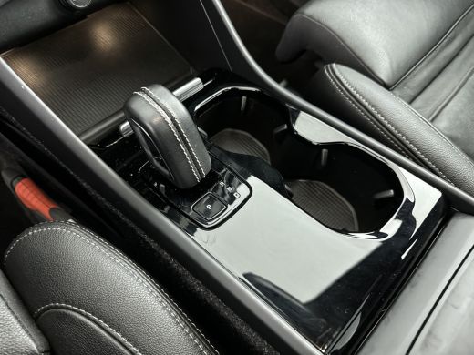 Volvo  XC40 Recharge P8 AWD R-Design | 20" | Leder | Panoramadak | Harman Kardon | 360 Camera | Elektr. verst... ActivLease financial lease