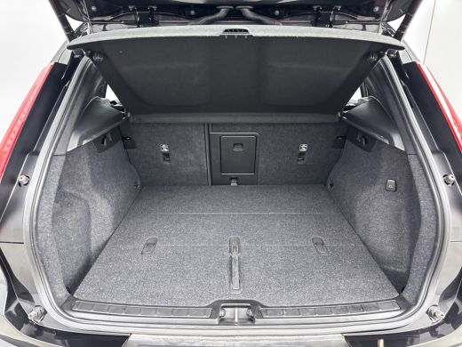 Volvo  XC40 Recharge P8 AWD R-Design | 20" | Leder | Panoramadak | Harman Kardon | 360 Camera | Elektr. verst... ActivLease financial lease