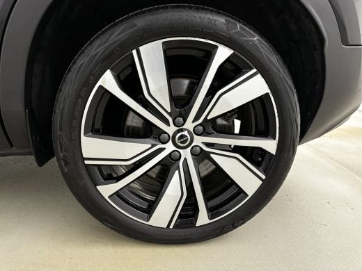 Volvo  XC40 Recharge P8 AWD R-Design | 20" | Leder | Panoramadak | Harman Kardon | 360 Camera | Elektr. verst... ActivLease financial lease