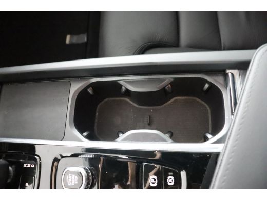 Volvo  XC60 T6 AWD Plus Dark | Stoel + Stuur verwarming | Trekhaak | BLIS | ActivLease financial lease