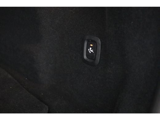 Volvo  XC60 T6 AWD Plus Dark | Stoel + Stuur verwarming | Trekhaak | BLIS | ActivLease financial lease